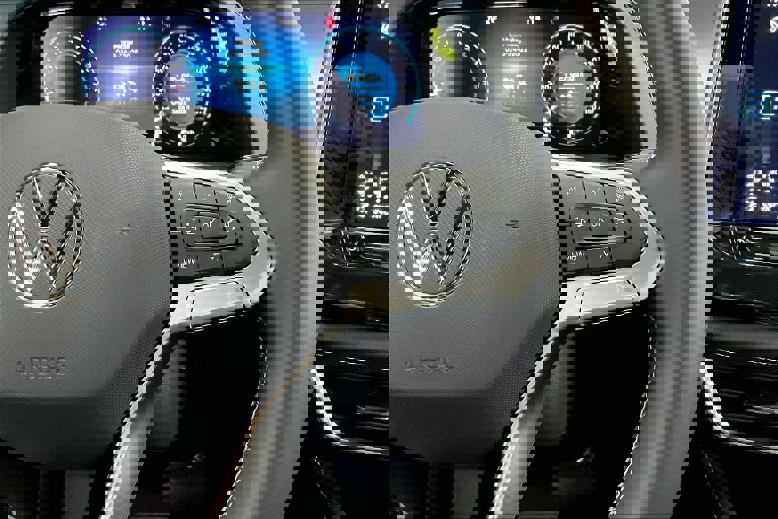 New 2025 Volkswagen Atlas Cross Sport SE image 18