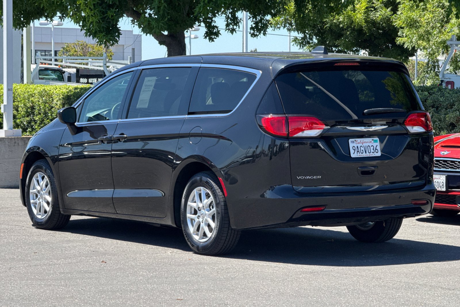 Certified 2022 Chrysler Voyager LX FWD image 6