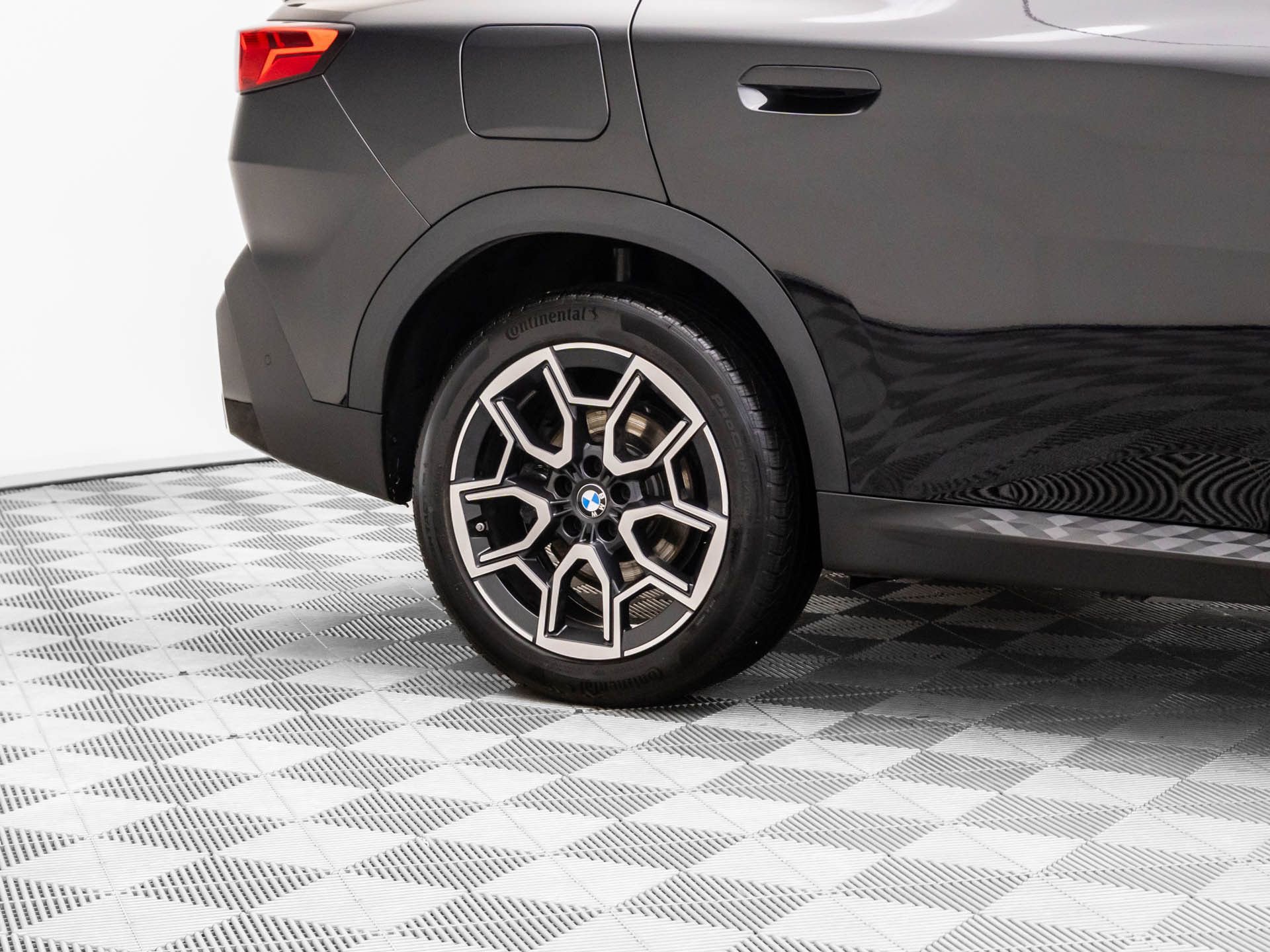 Certified 2025 BMW X2 xDrive28i w/ Premium Package image 36