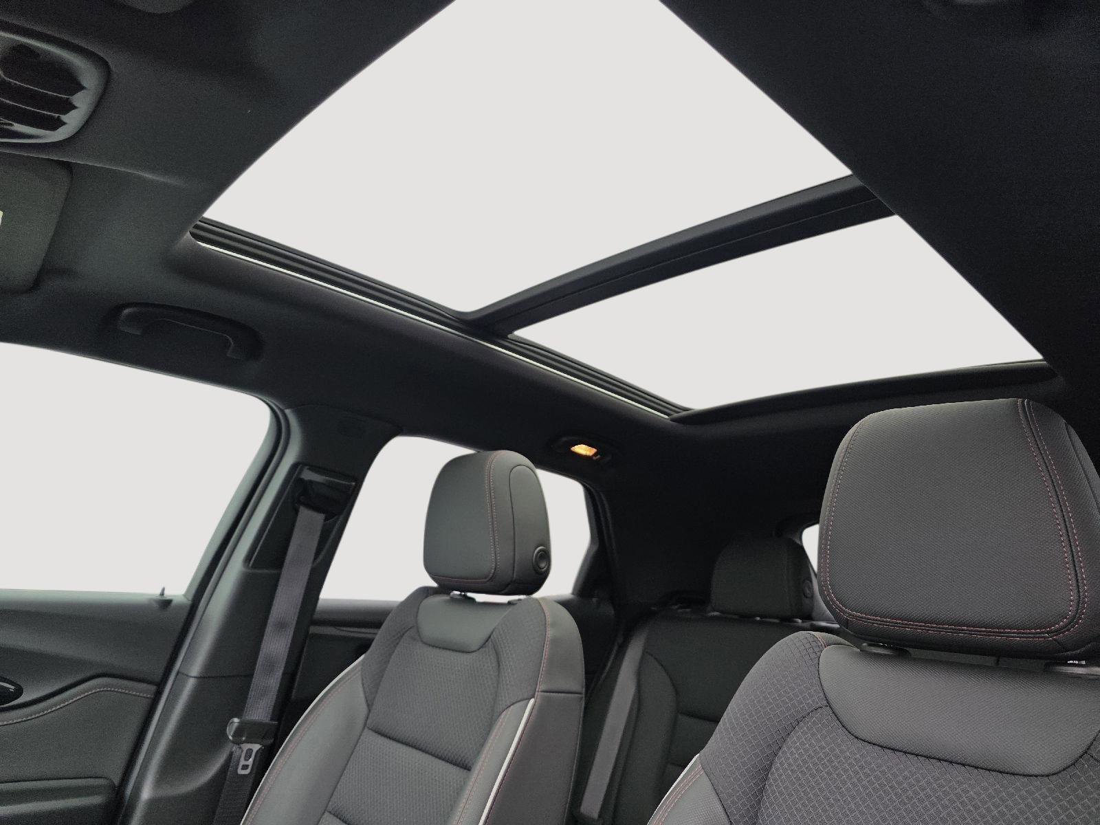 Used 2023 Chevrolet TrailBlazer RS w/ Sun and Liftgate Package image 21