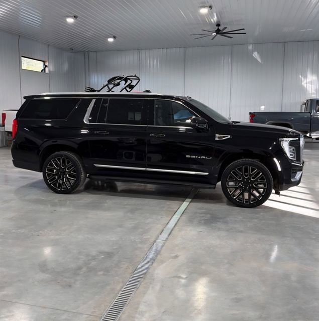 Used 2025 GMC Yukon XL Denali image 6