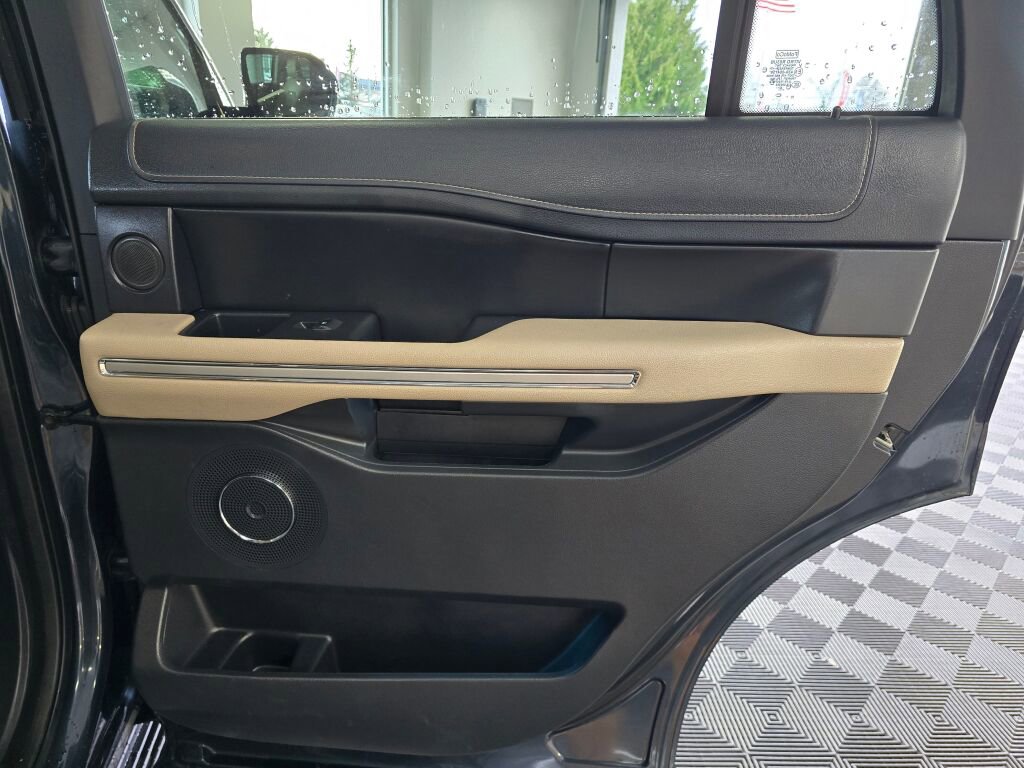 Used 2024 Ford Expedition Limited image 41