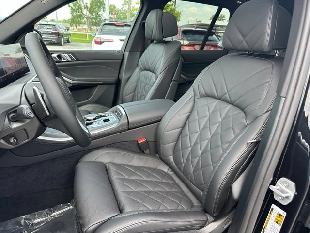 New 2026 BMW X5 xDrive50e w/ Climate Comfort Package AWD/4WD image 4