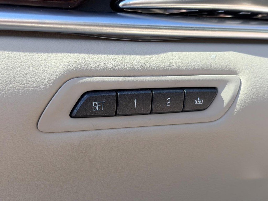 Used 2013 Cadillac XTS Premium image 22
