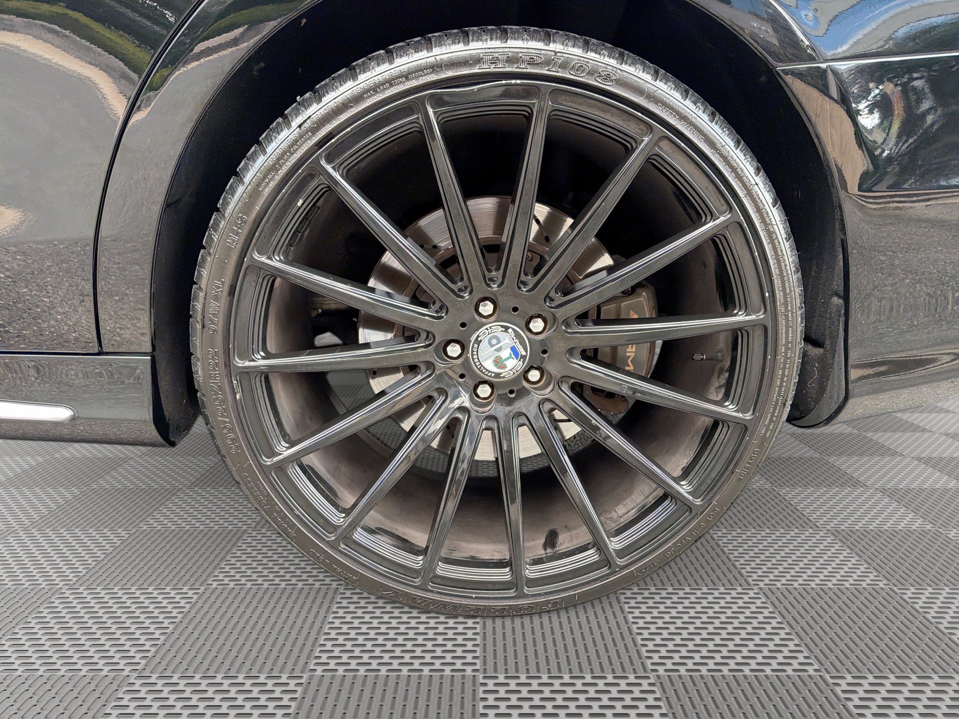 Used 2015 Mercedes-Benz S 63 AMG 4MATIC Sedan image 29