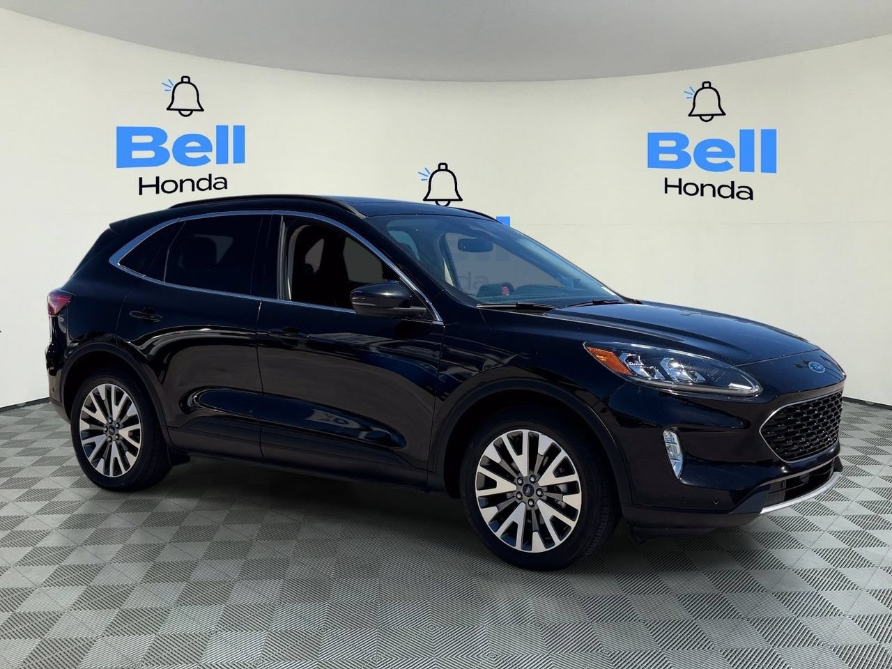 Used 2020 Ford Escape Titanium w/ Titanium Premium Package 2.0 AWD/4WD image 6