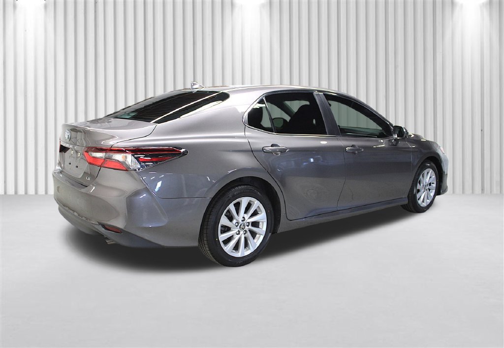 Used 2023 Toyota Camry LE FWD image 3