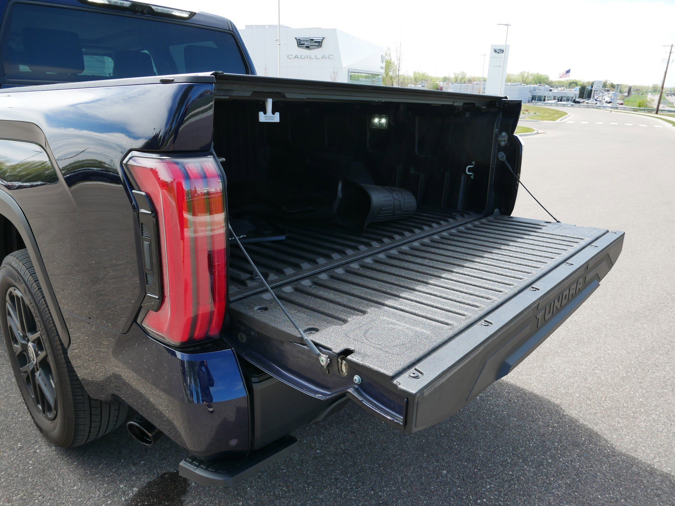 Used 2024 Toyota Tundra Limited AWD/4WD image 16