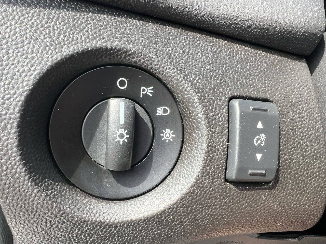 Used 2019 Ford Fiesta SE FWD image 24