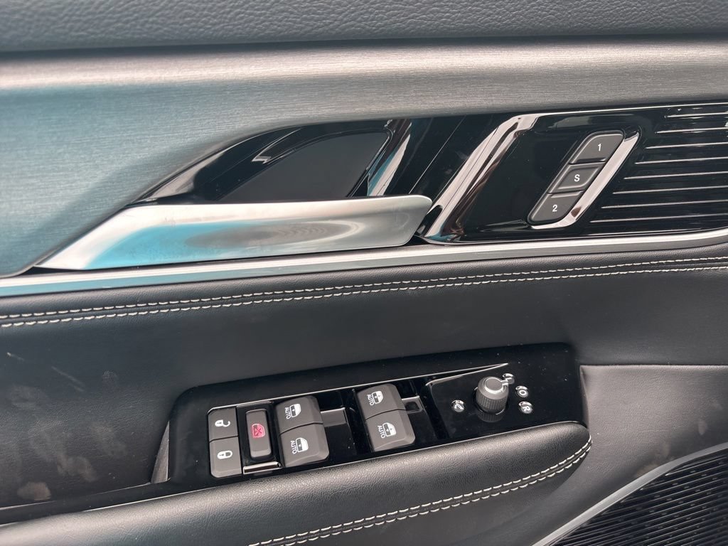 New 2026 Jeep Grand Wagoneer Limited AWD/4WD image 16