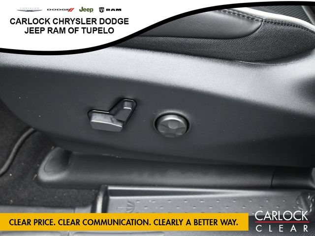New 2026 Chrysler Pacifica Limited w/ Uconnect Theater Family Group FWD image 16