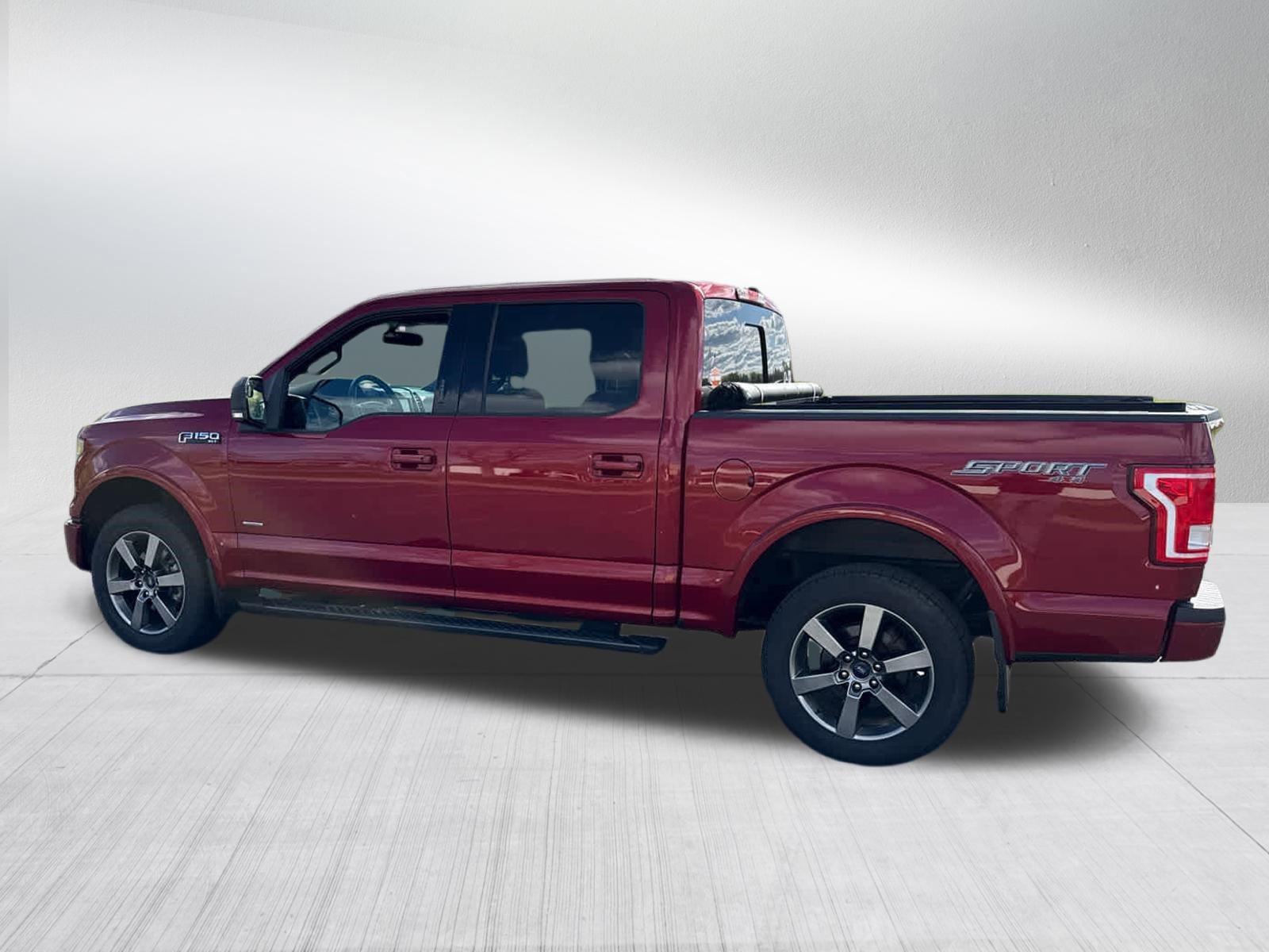 Used 2017 Ford F150 XLT w/ Equipment Group 302A Luxury AWD/4WD image 5