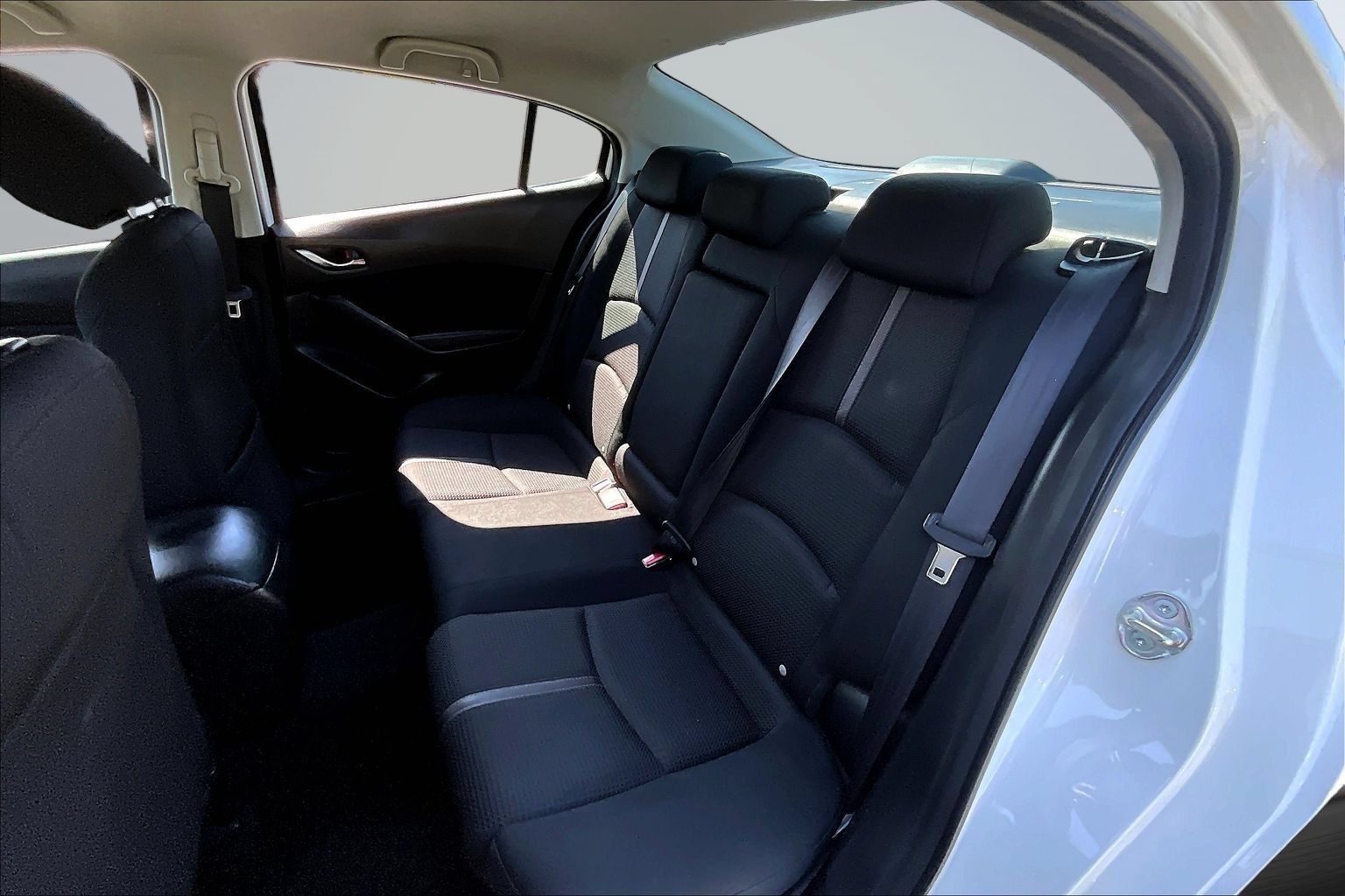 Used 2018 MAZDA MAZDA3 Sport w/ Preferred Equipment Package FWD image 21