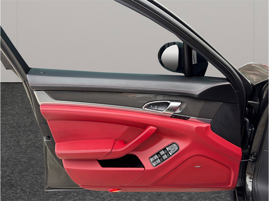 Used 2016 Porsche Panamera GTS image 19