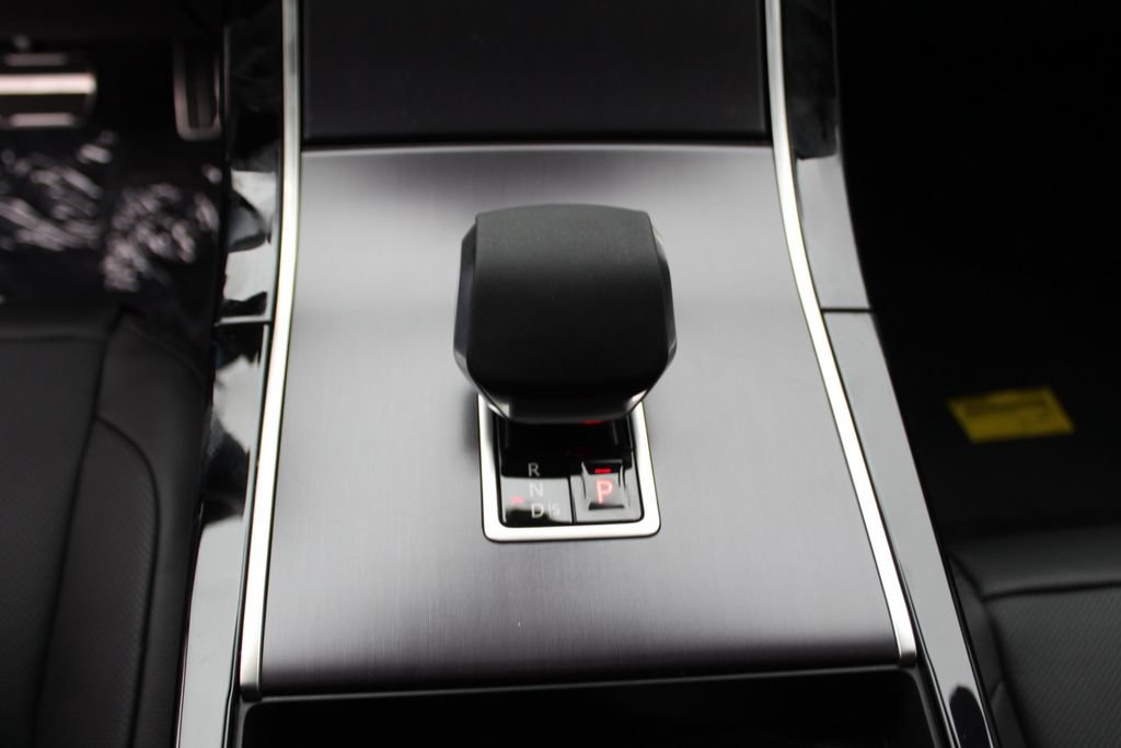 New 2026 Land Rover Range Rover Velar Dynamic SE AWD/4WD image 13