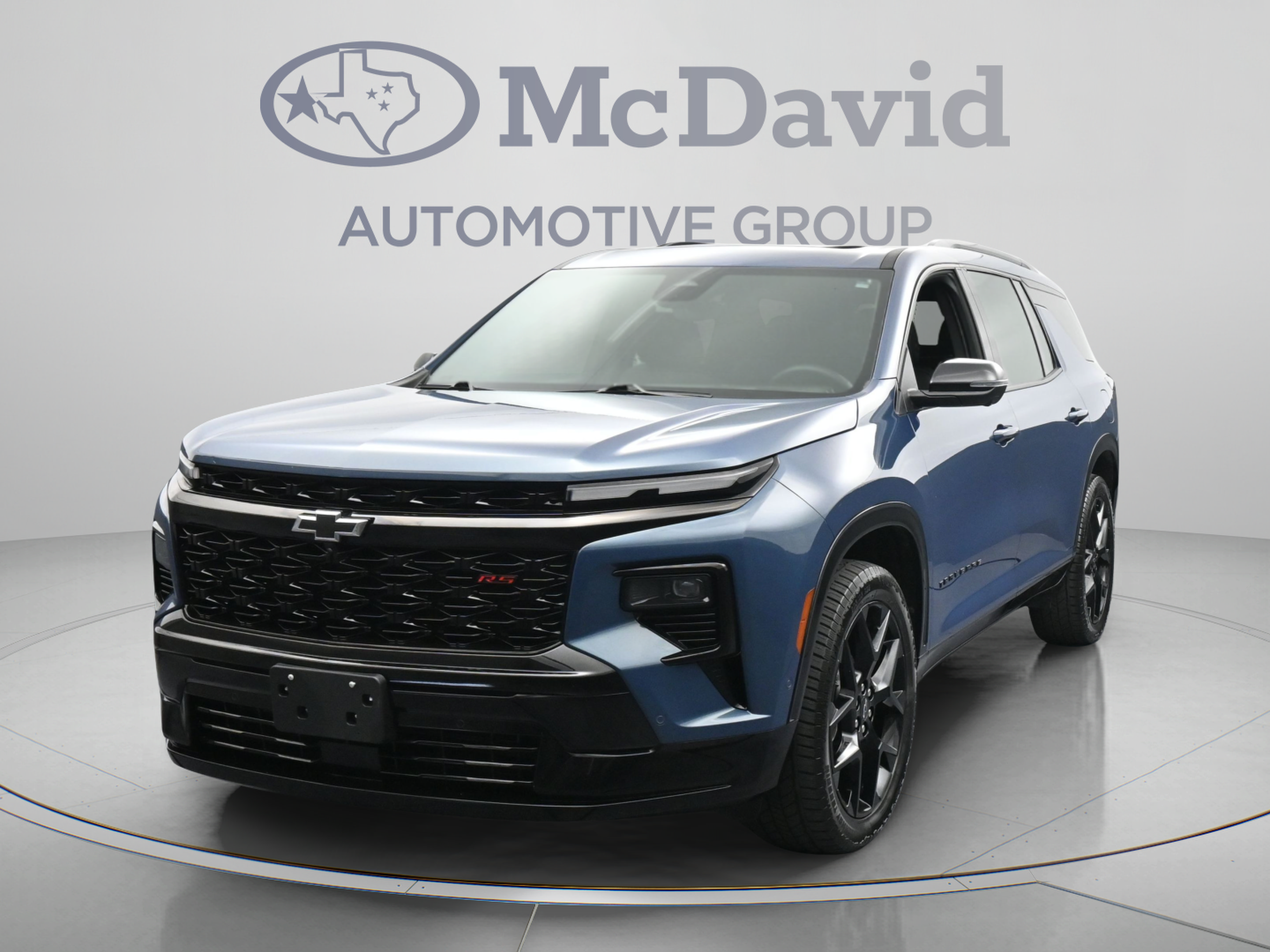 Used 2025 Chevrolet Traverse RS w/ LPO, Cargo Package AWD/4WD image 1