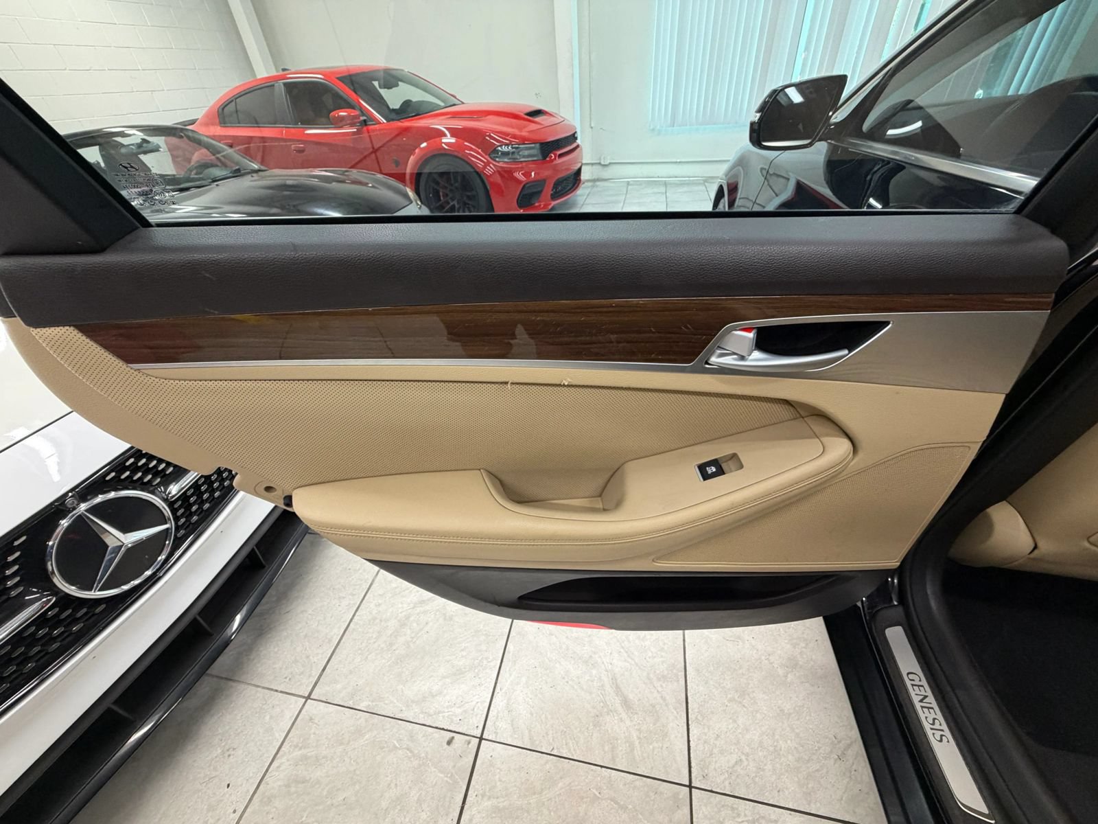 Used 2016 Hyundai Genesis 3.8 RWD image 15