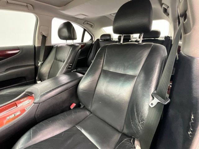 Used 2012 Lexus LS 460 w/ Comfort Pkg RWD image 9