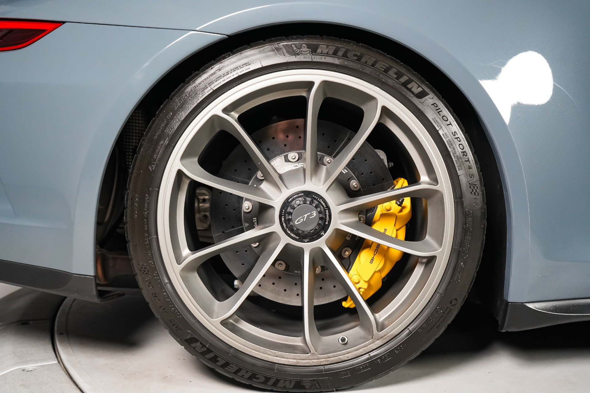 Used 2018 Porsche 911 GT3 RWD image 43