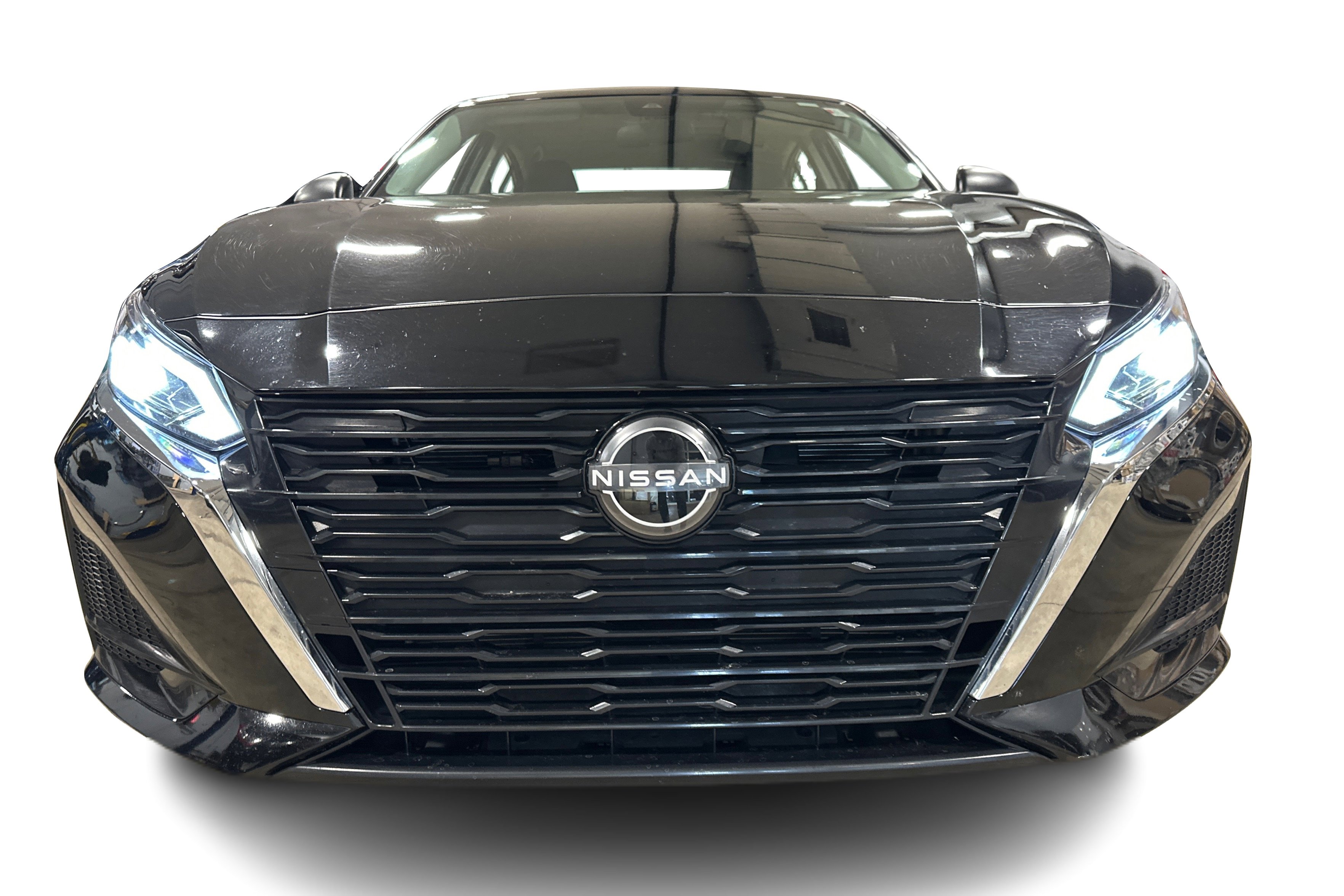 Used 2024 Nissan Altima 2.5 SV image 11