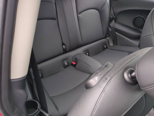Used 2024 MINI Cooper 2-Door Hardtop image 27
