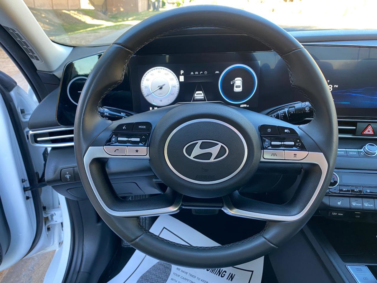 Used 2025 Hyundai Elantra Limited image 54