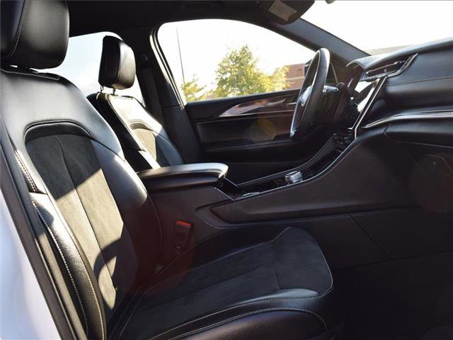 Used 2023 Jeep Grand Cherokee L Laredo image 22