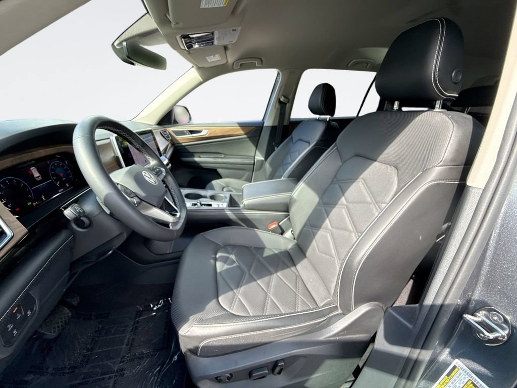 Used 2024 Volkswagen Atlas SE FWD image 13