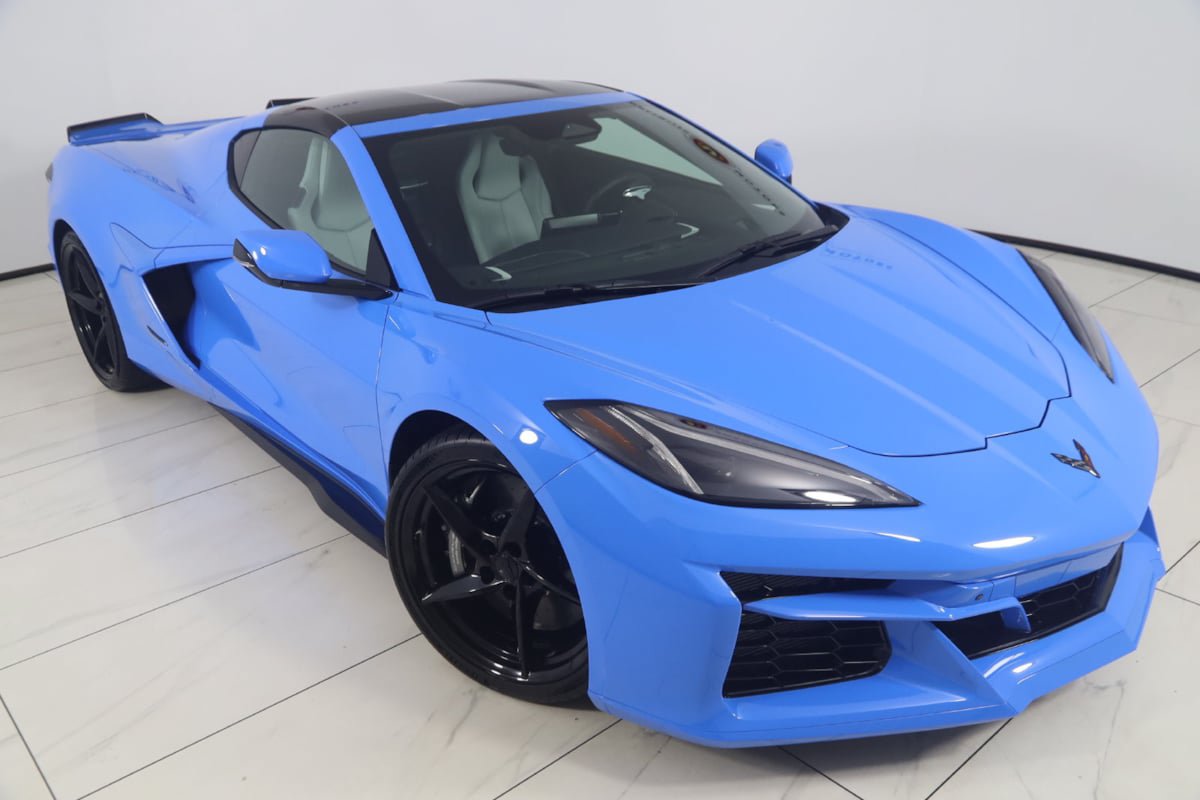 Used 2025 Chevrolet Corvette E-Ray AWD/4WD image 21