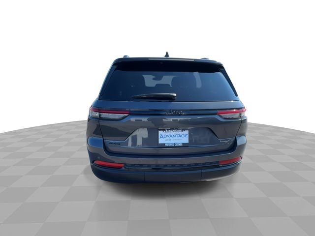 Used 2023 Jeep Grand Cherokee Altitude AWD/4WD image 7