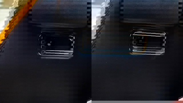 Used 2011 Rolls-Royce Phantom Drophead Coupe image 26