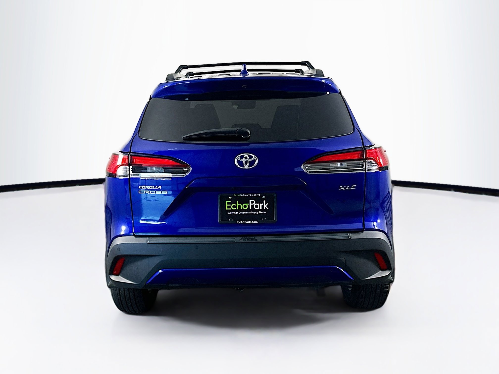 Used 2024 Toyota Corolla Cross XLE w/ Convenience Package image 7