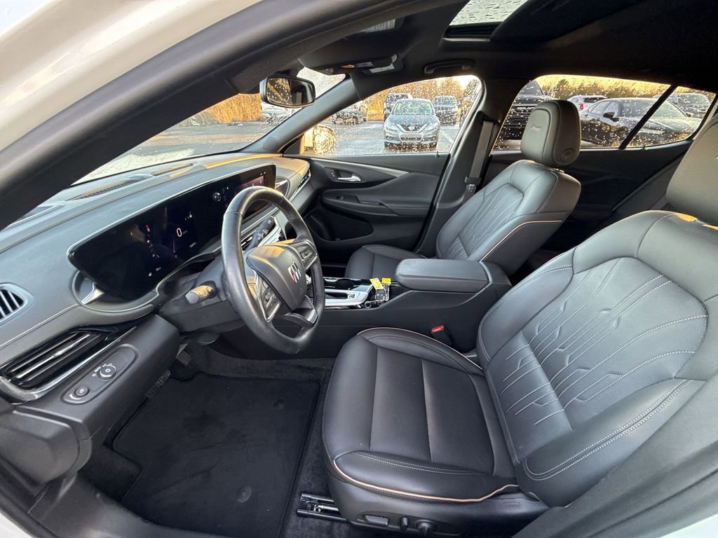 Certified 2024 Buick Envista Avenir image 26