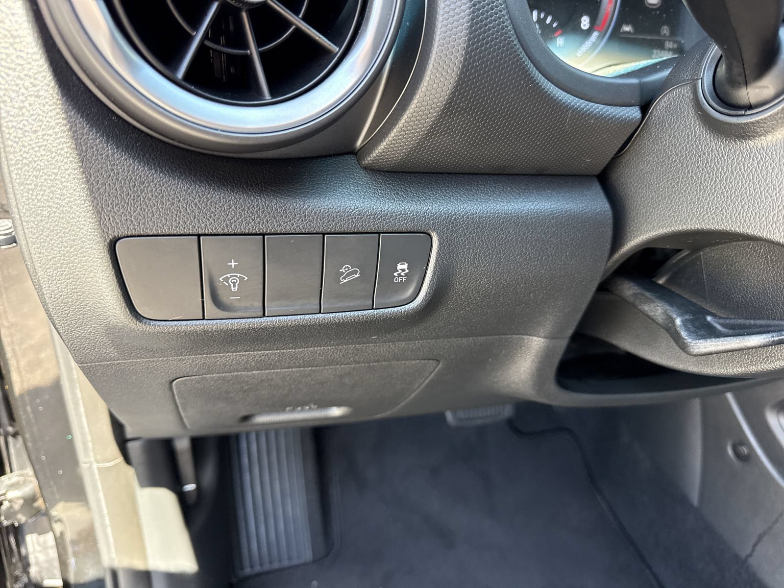 Used 2022 Hyundai Kona SEL FWD image 15