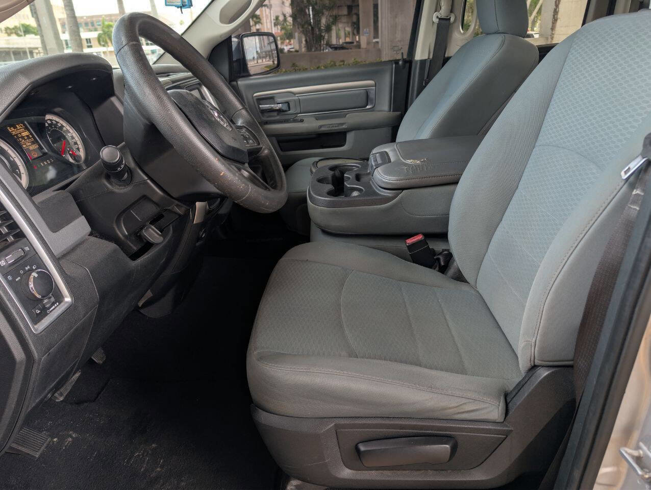 Used 2018 RAM 1500 Classic SLT image 15