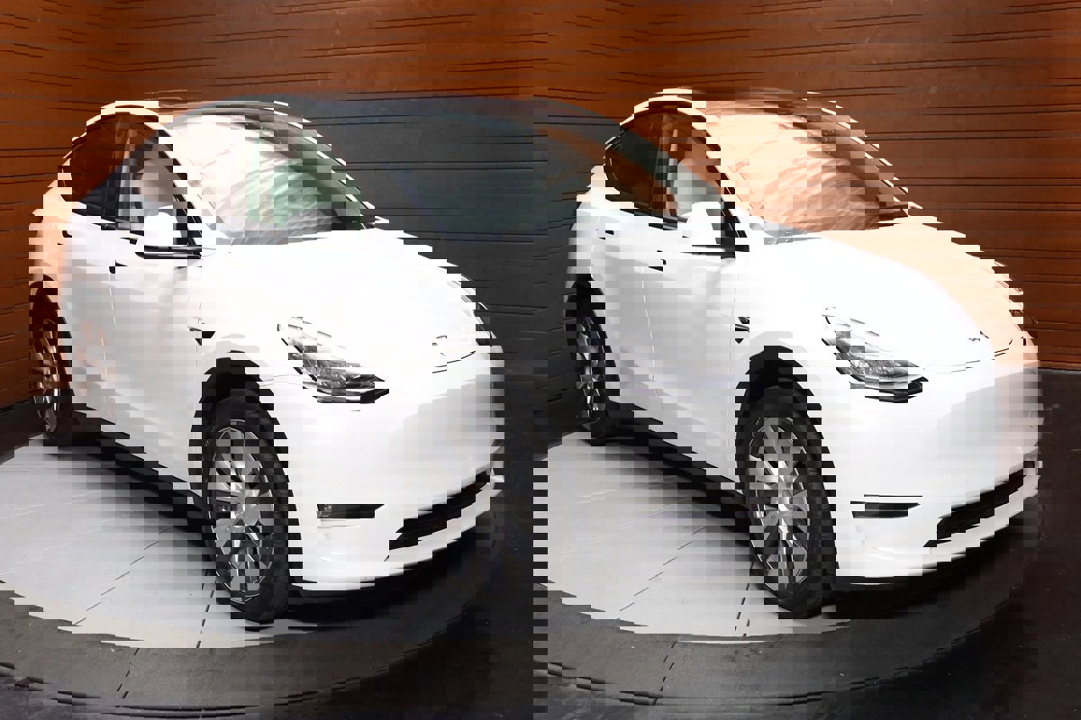 Used 2022 Tesla Model Y Long Range image 64