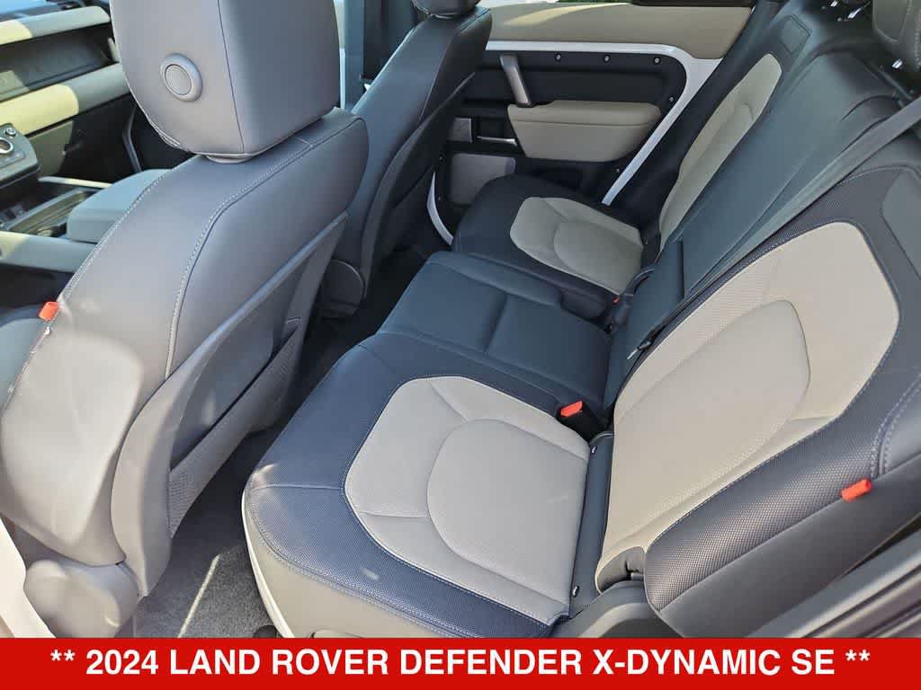 Used 2024 Land Rover Defender 130 X-Dynamic SE AWD/4WD image 18