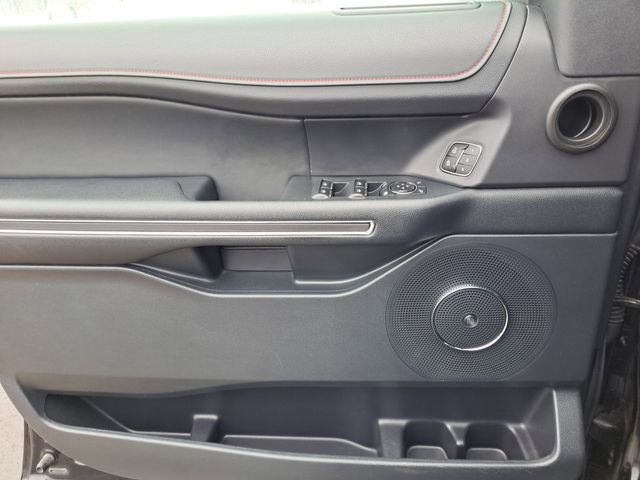 Used 2022 Ford Expedition Limited w/ Equipment Group 303A AWD/4WD image 19