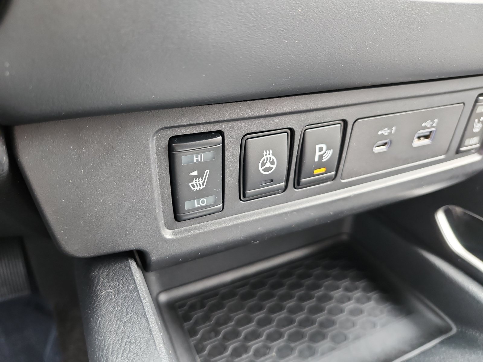 Used 2022 Nissan Frontier SV AWD/4WD image 21