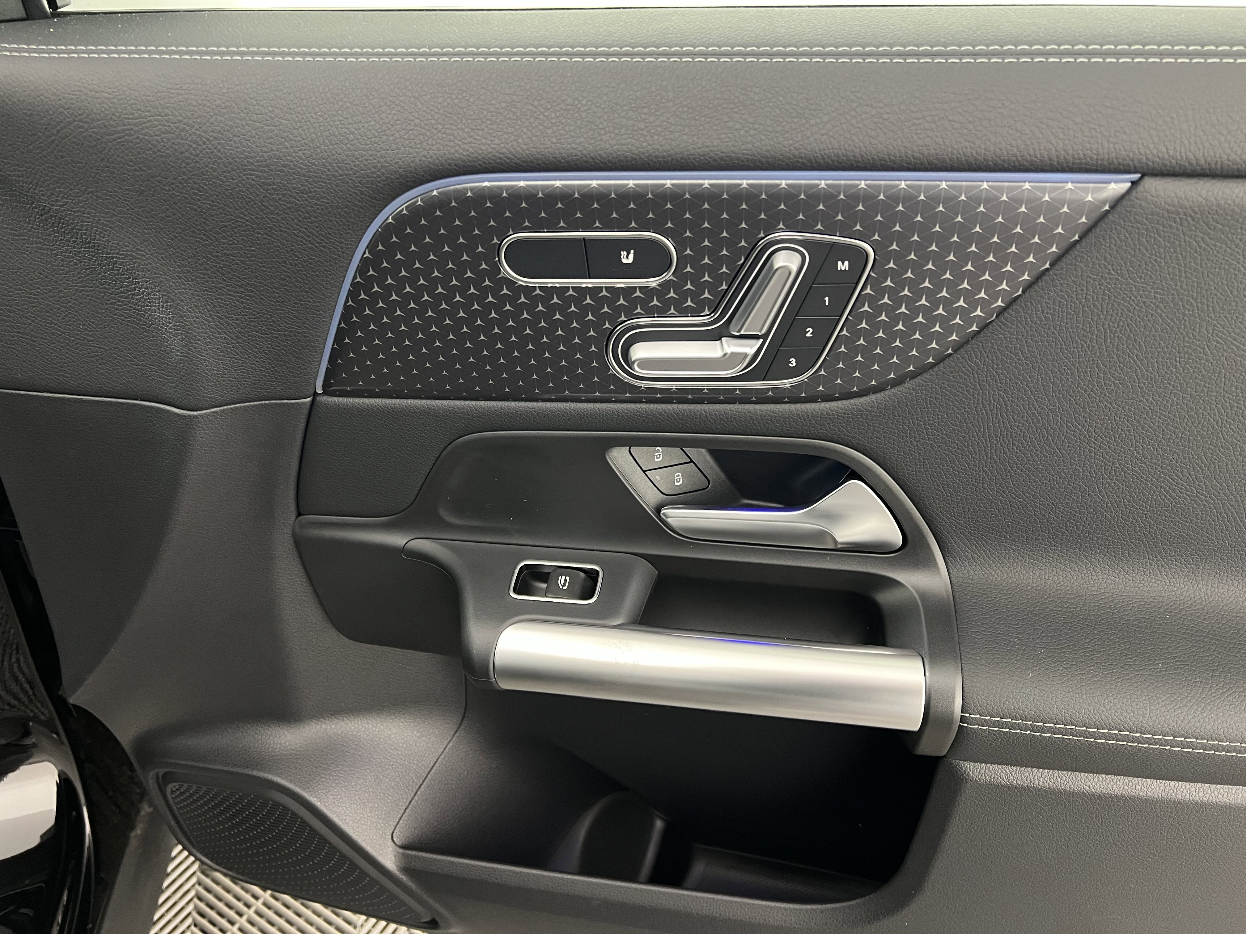 New 2025 Mercedes-Benz GLA 250 4MATIC image 25