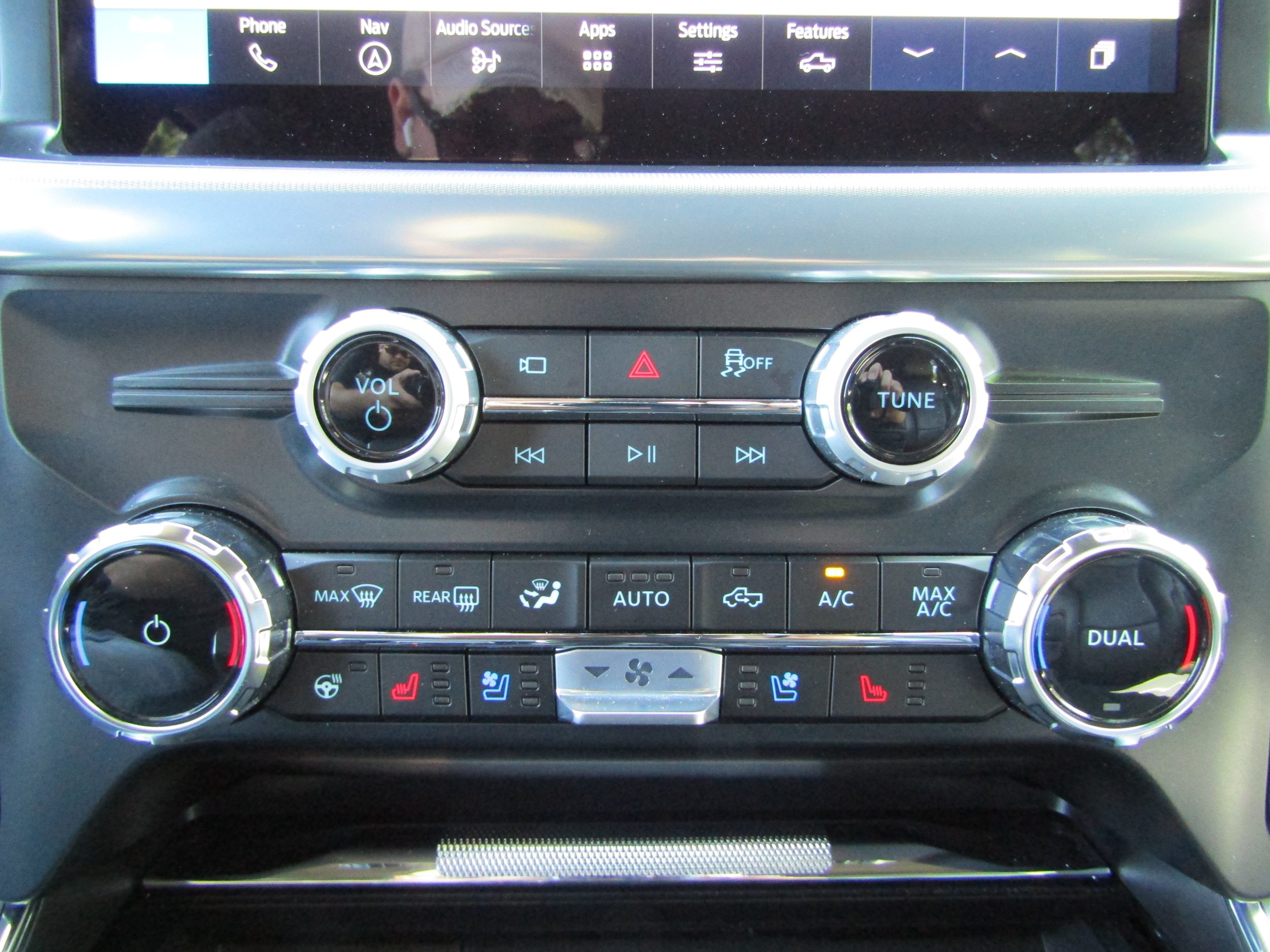 Used 2025 Ford F150 Lariat w/ Equipment Group 501A Mid AWD/4WD image 28