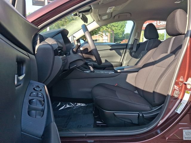 Used 2024 Nissan Sentra SV FWD image 13