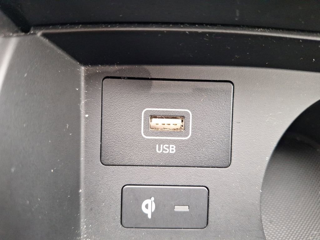 Used 2022 Hyundai Santa Fe Limited image 19