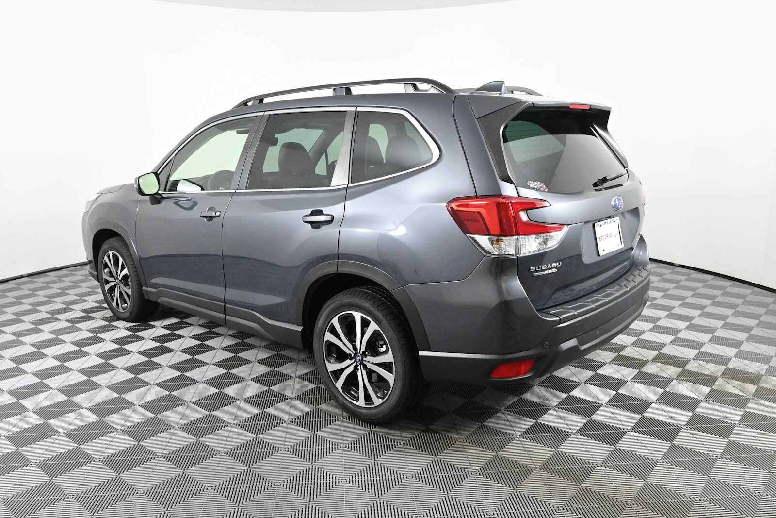 Used 2023 Subaru Forester Limited AWD/4WD image 7
