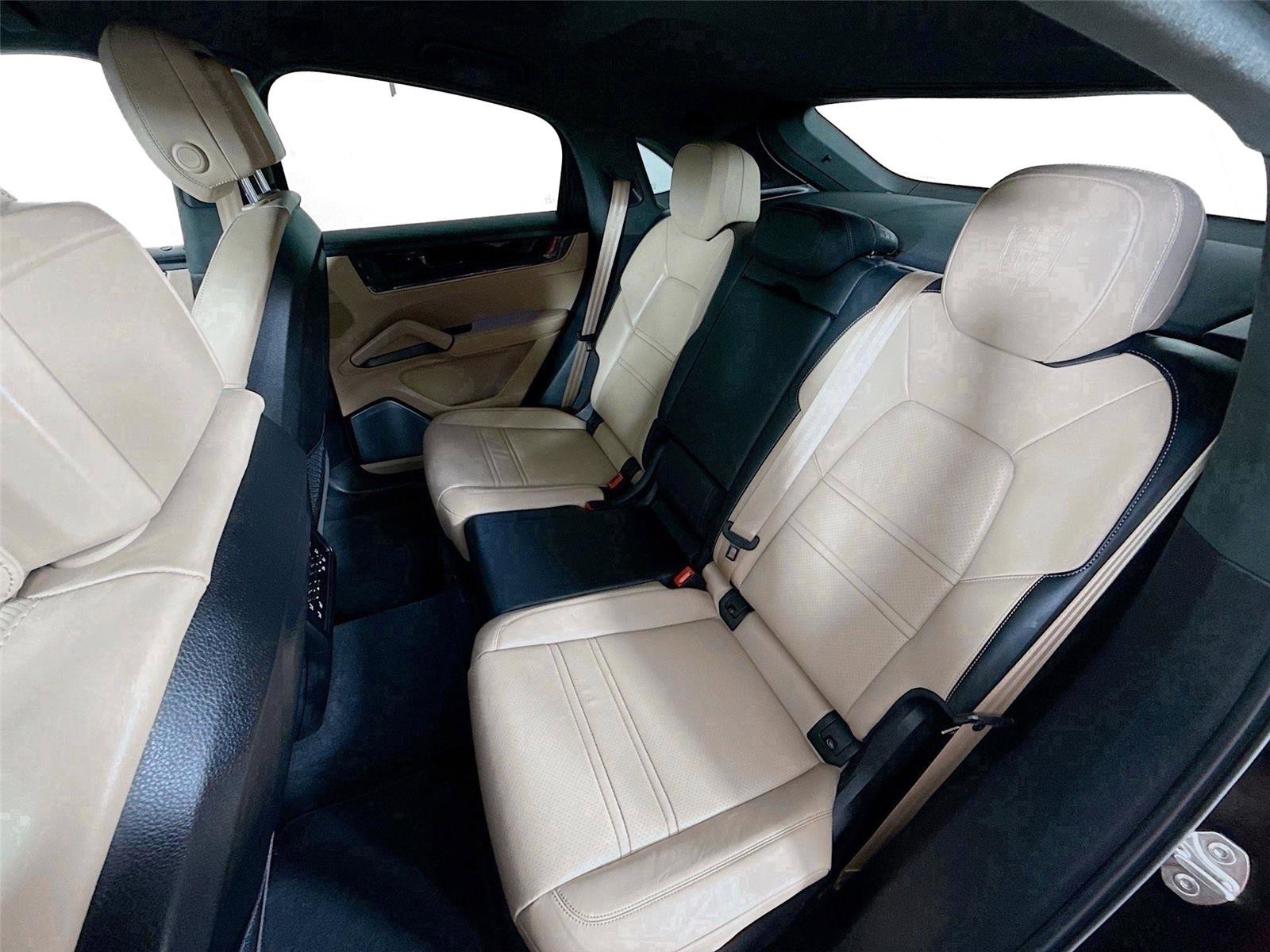 Used 2025 Porsche Cayenne Turbo image 21