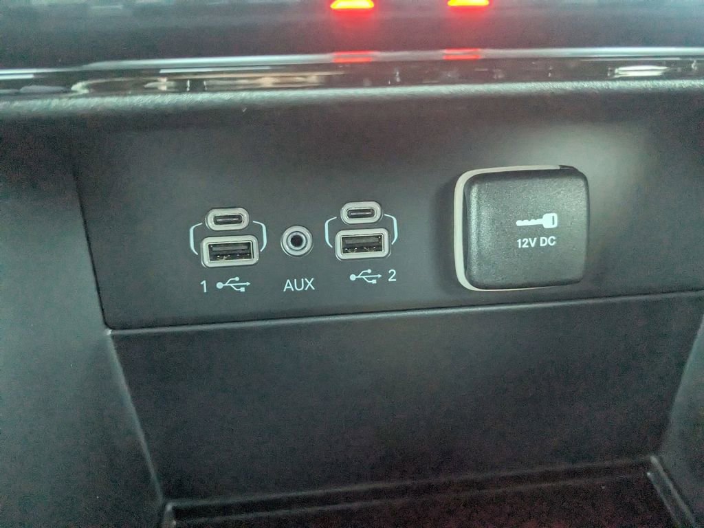 New 2025 Jeep Grand Cherokee Limited w/ Black Appearance Package image 25