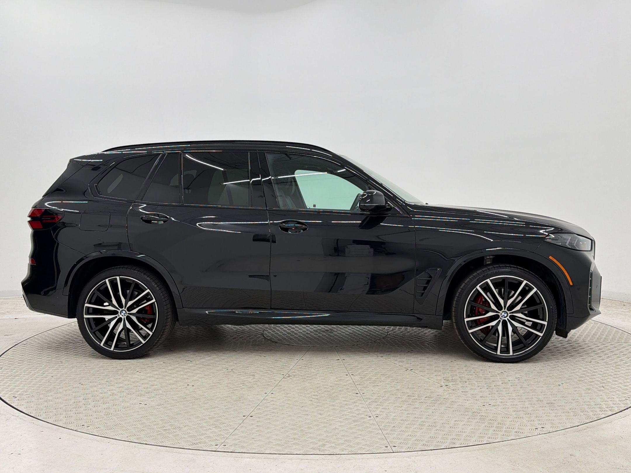 Certified 2024 BMW X5 xDrive40i w/ M Sport Package image 6