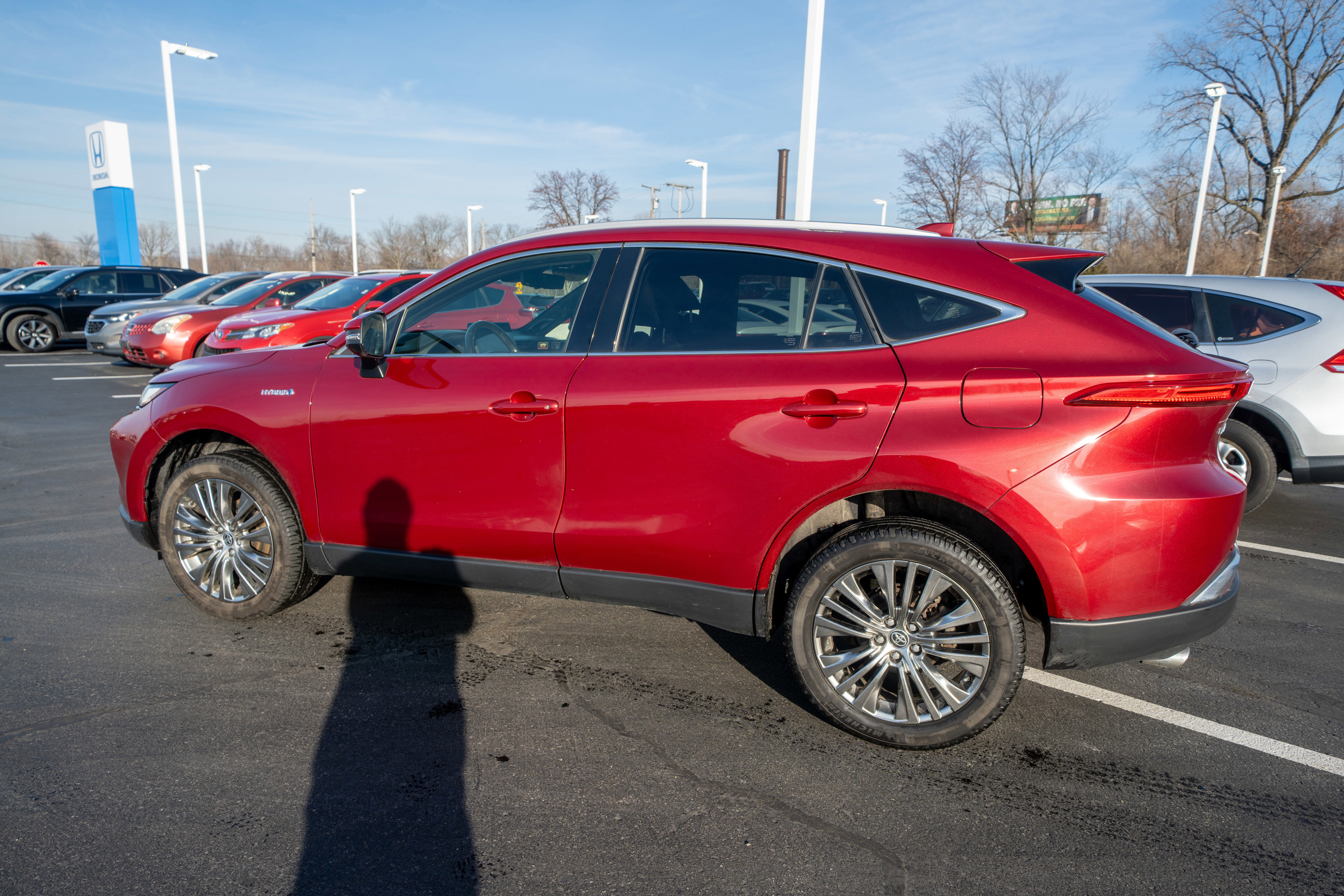 Used 2021 Toyota Venza Limited w/ Advanced Technology Package image 4