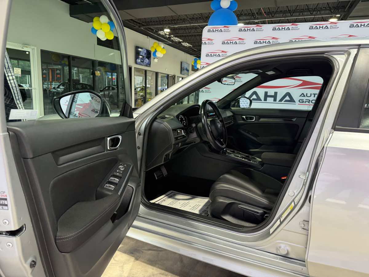 Used 2025 Honda Civic Sport image 26