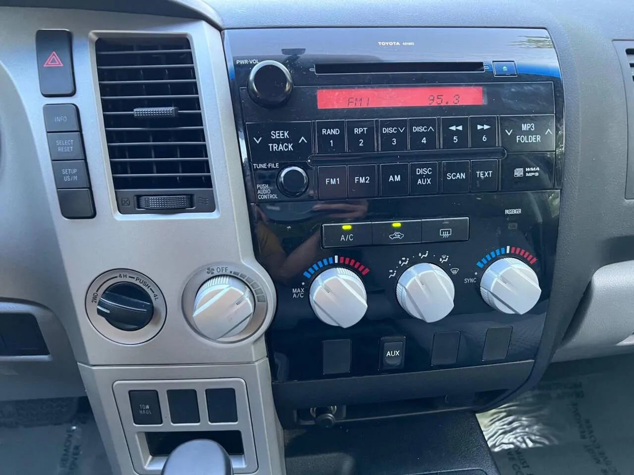 Used 2007 Toyota Tundra SR5 w/ TRD Off-Road Pkg image 33